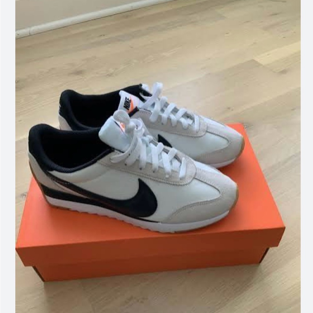 Nike Pacific Cream and Black Sneakers